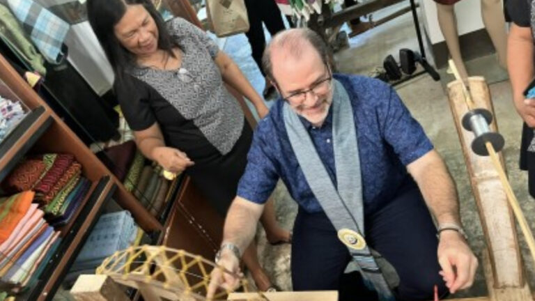 Canadian Gov’t Vows Support For ‘Hablon’ Weavers Of Iloilo