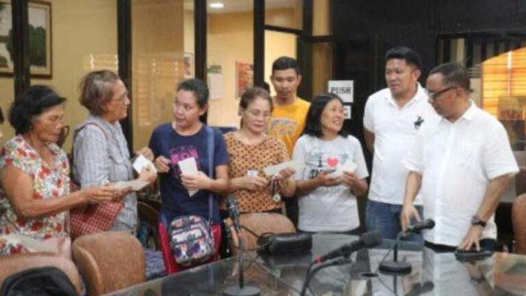PCIC Gives Php11-M Insurance To Antique Hog Raisers