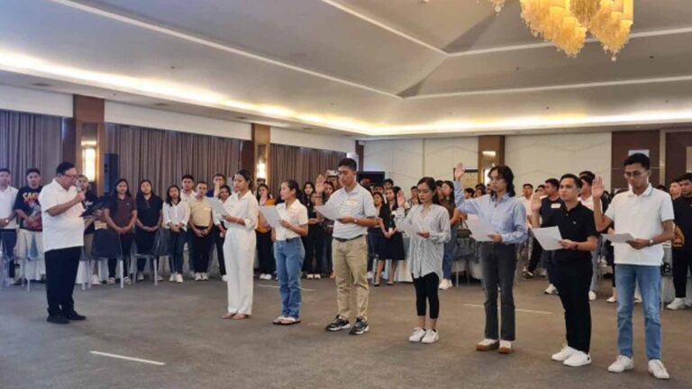 Be A Team Player, Iloilo City Mayor Tells New SK Federation Chair