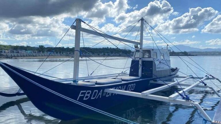 Ilocos Norte Fisherfolks Get Modern Fishing Boat To Boost Livelihood