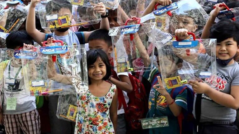 2K Parents, Guardians Under ‘Tara, Basa!’ Program Get Cash-For-Work