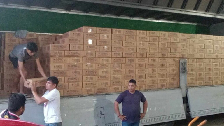 Typhoon-Hit Residents In Surigao Del Sur, Dinagat Get Government Aid