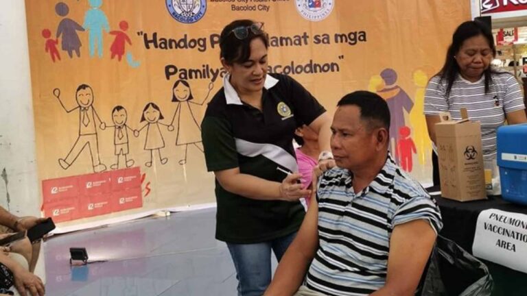 Bacolod City Residents Get Free Pneumonia, Flu Shots