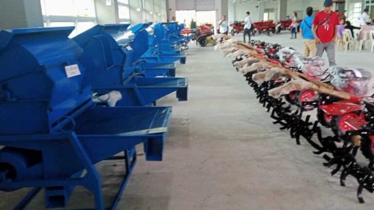 Legazpi Farmers Get PHP5 Million Equipment From City Government