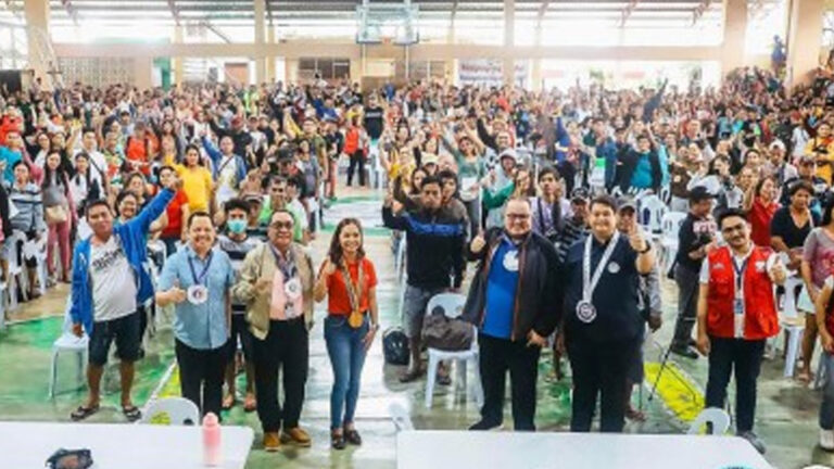 More Than 1.6K Residents In Surigao City Get AICS Aid