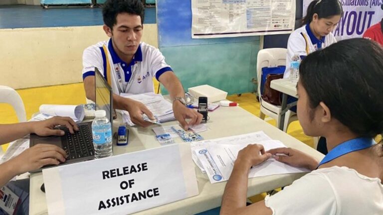 Almost 5K Residents In Bicol Get PHP13.1 Million Government Cash Aid
