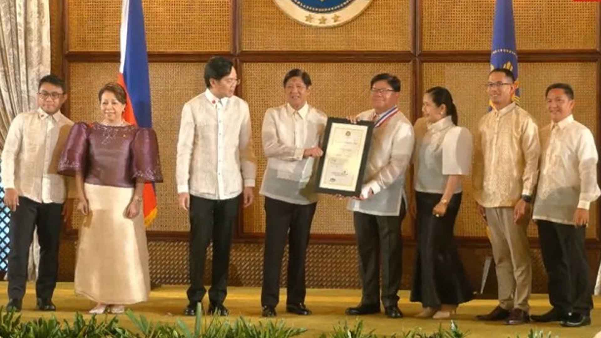 Highest Award For Philippines Government Workers Bestows On DOST6 S-PaSS Team