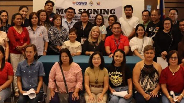 DSWD-6 Inks Partnership With Health, Burial, Medical Service Providers