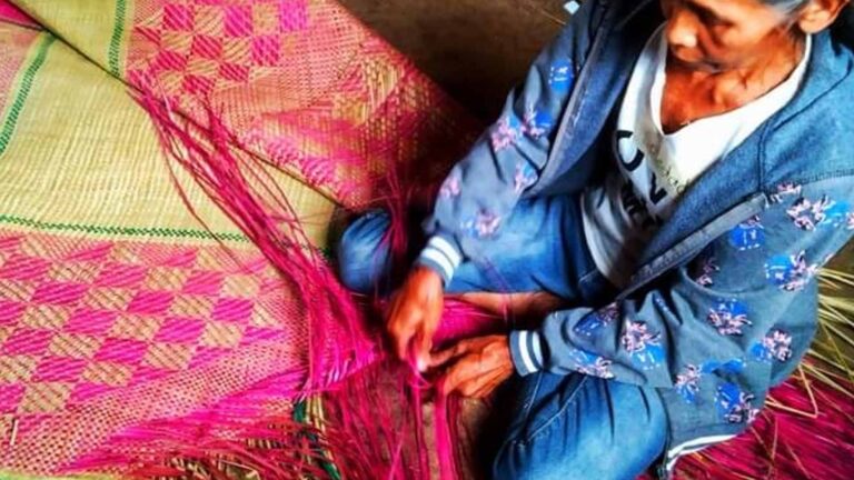 Weavers From Conflict-Free Community In Negros Thrive In New Trade