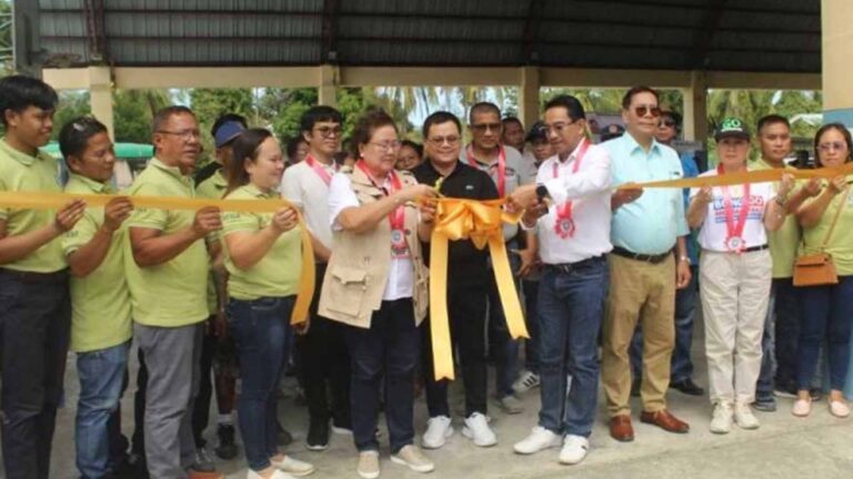 300 Indigents Early Recipients Of ‘Quadro Serbisyo’ Program In Antique