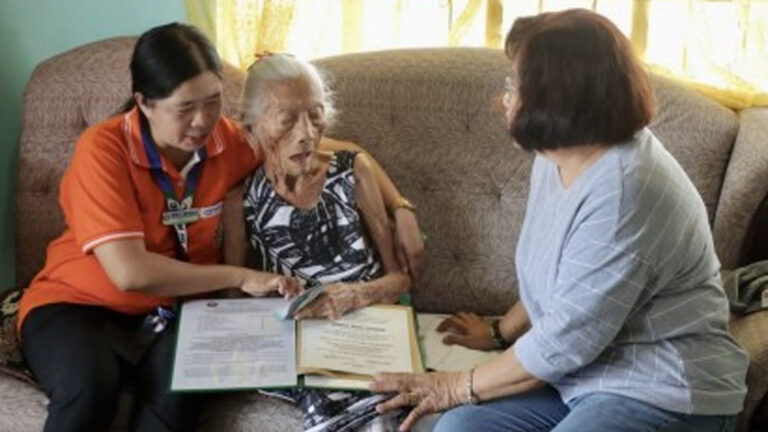Batac City Distributes Cash Incentives To Centenarians