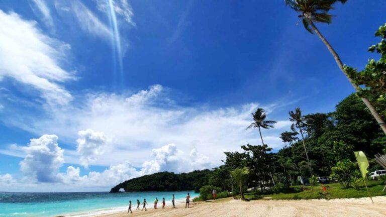 Long Weekends, Experiences Top Filipino Travel Considerations