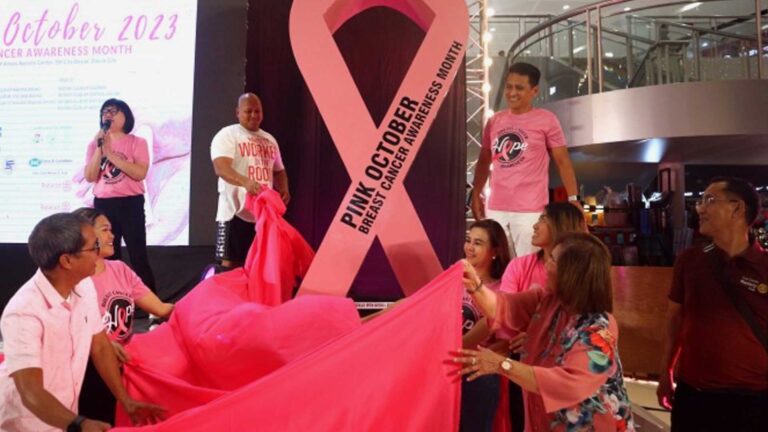 Doctors School Mindoro Health Workers On Breast Cancer Detection