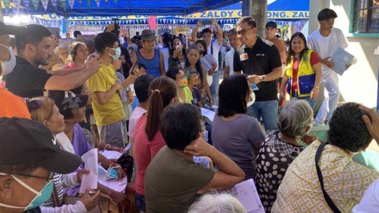 Albay Town Villagers Get Free Healthcare, Livelihood Services