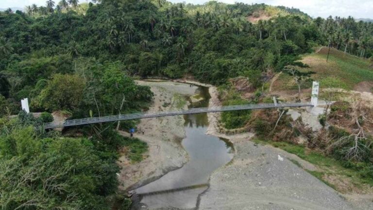 New Hanging Bridge In Albay Town Boosts Locals’ Livelihood, Safety
