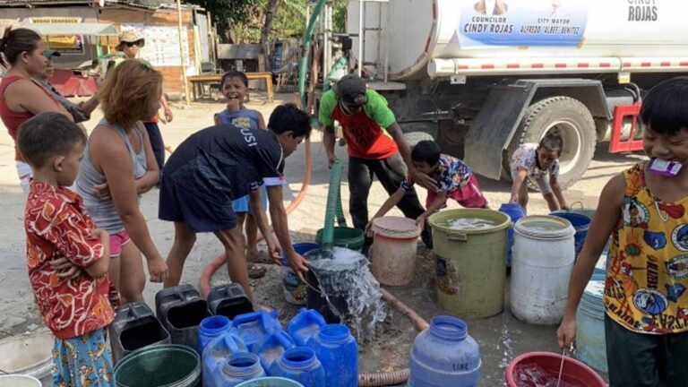 Bacolod City Delivers Water To El Niño-Hit Households