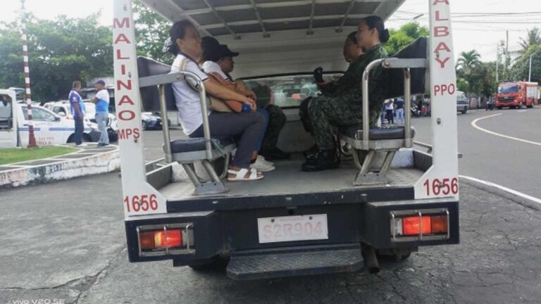 Bicol Cops Give Free Rides To Commuters Amid Strike