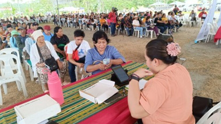 Over 5,500 Farmers In Davao De Oro Receive Cash Aid