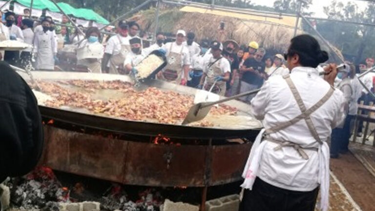 Baguio’s Giant ‘Paella Ala Cordillera’ Full Of Local Goodness