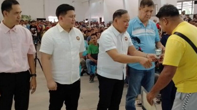 Calamba City Government Extends Cash Aid To Tricycle Sector