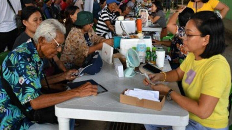DA Rolls Out PHP28.9 Million Cash Aid For 5,792 Farmers In Negros Oriental