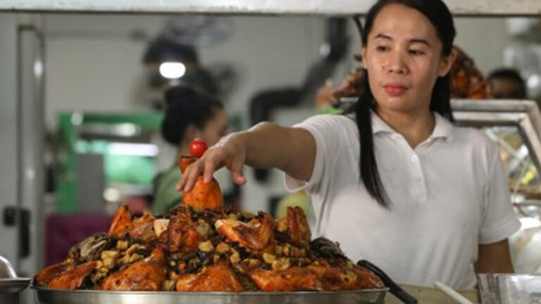Restaurants Urged To Become Muslim-Friendly