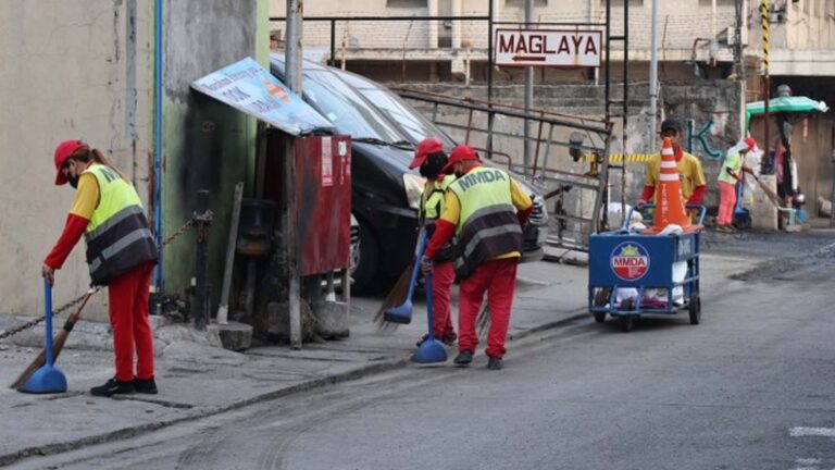 MMDA Cleans Malabon Market, Drains, Sidewalks Via ‘Bayanihan’ Drive