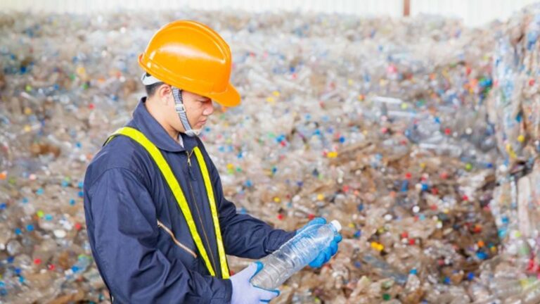 Abu Dhabi’s Environment Agency Raises Alarm On Plastic Waste Impact