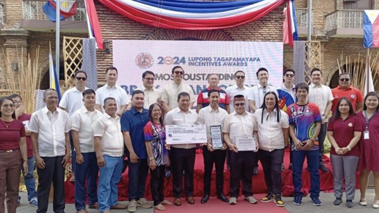 Laoag Government Honors Village Peacemakers