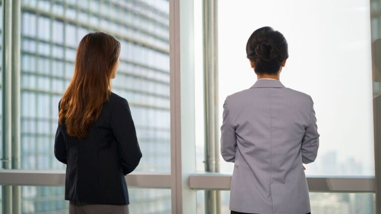8 Ways To Navigate Office Conflicts