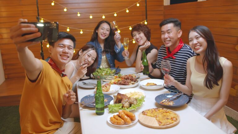 5 Approaches To Hosting Events With Different Personality Type Friends