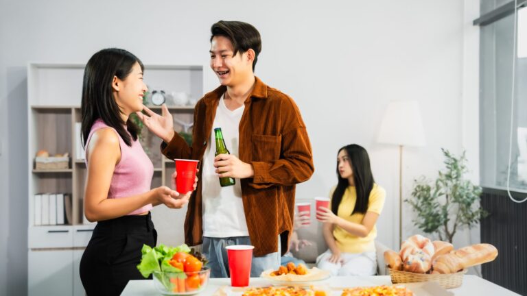 10 Signs Of Quiet Love Between Friends In Your Barkada