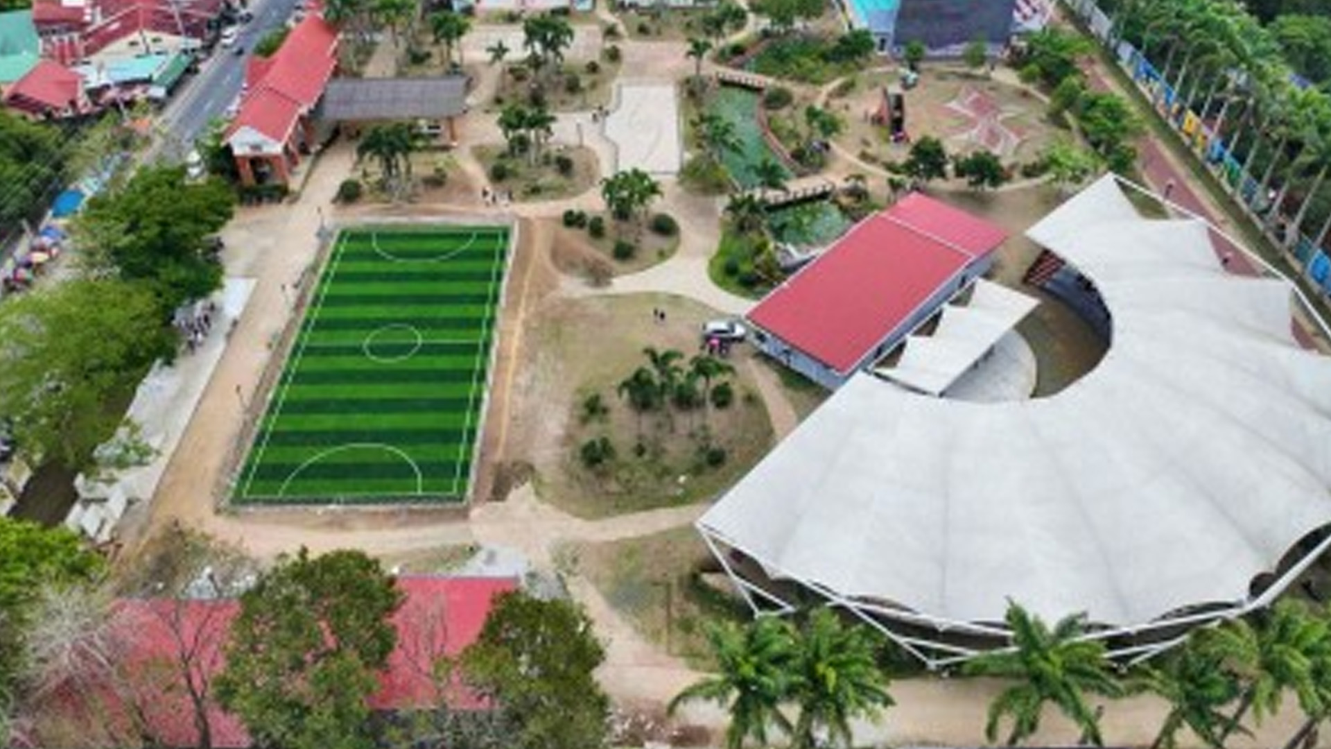 DPWH Completes Hub For Recreation, Community Activities In Lipa City