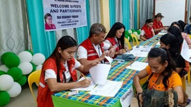 DSWD Starts Payout For Risk Resiliency Program Recipients In Antique
