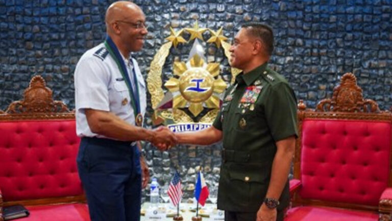 Philippines, United States Military Chiefs Tout Strong Ties, Discuss Cooperation