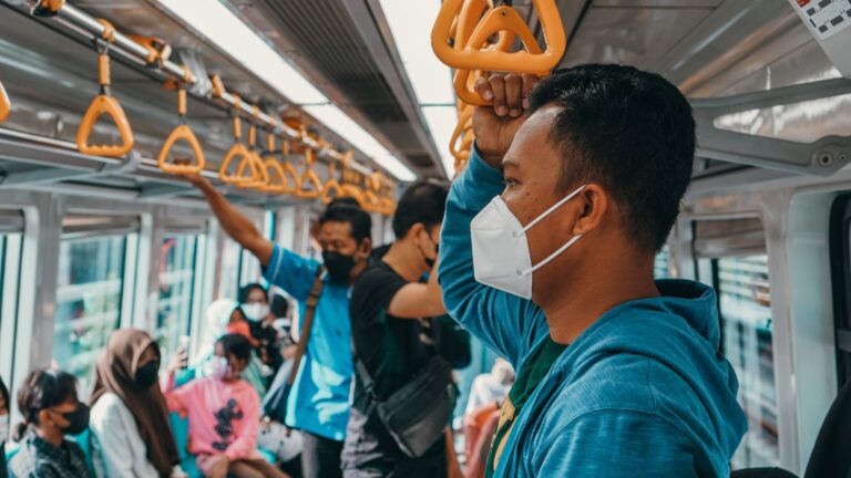 How To Survive Commuting In The Morning