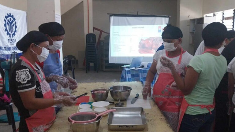 DOLE Grants Extra PHP4.1 Million Livelihood Aid To Sectors