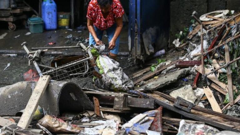AFP Donates Subsistence Allowance To ‘Carina’ Victims