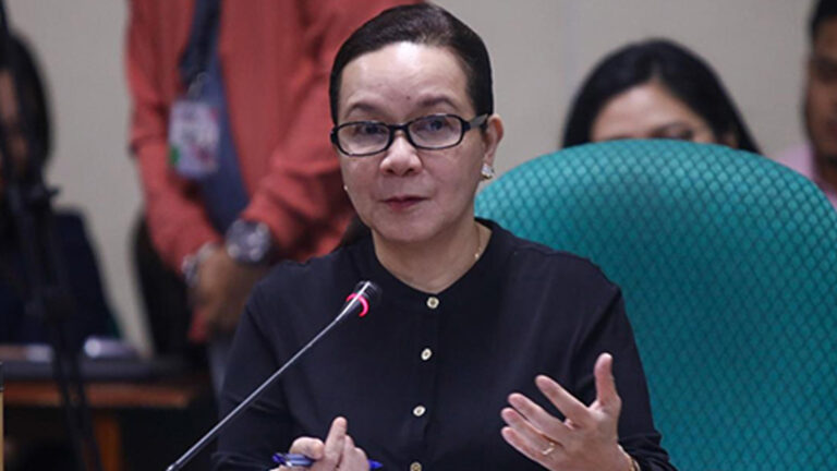 Senator Poe, Volunteers Set Up Soup Kitchen For Flood Victims