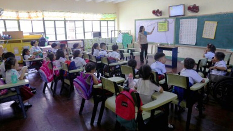DepEd Eyes More Admin Staff To Ease Teachers’ Workload