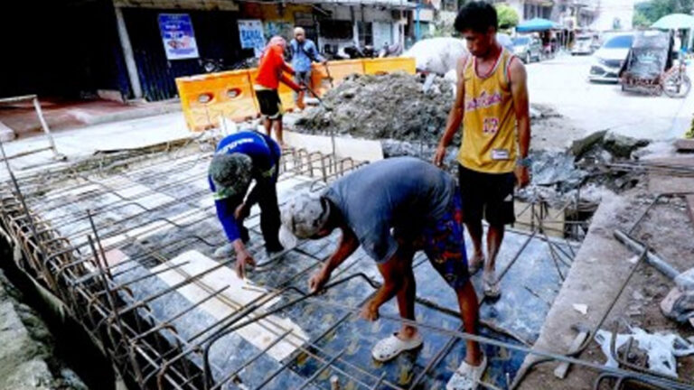 DOLE Issues Pay Rules For Twin August Holidays