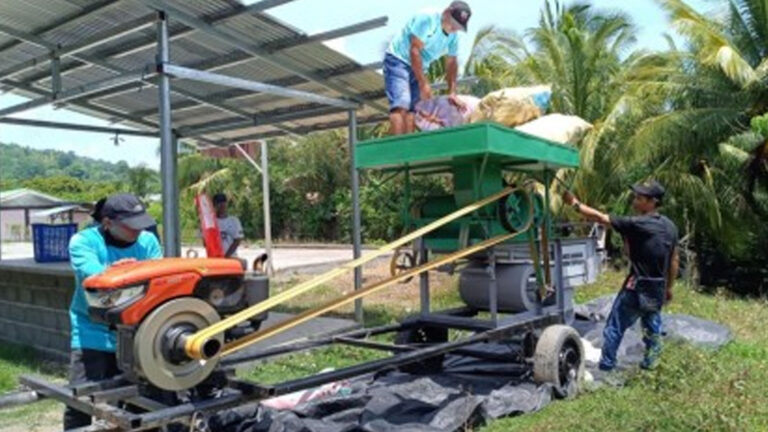 North Cotabato ARBs Get PHP250 Thousand Corn Sheller From DAR