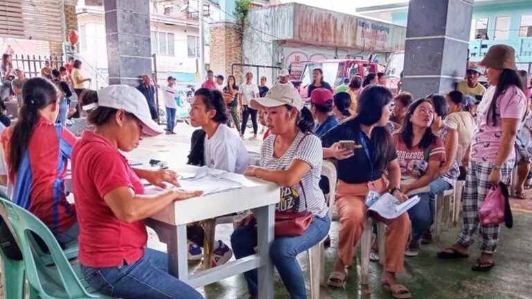 Eastern Visayas Families Get PHP28.5 Million Aid Via DSWD Food, Water Project