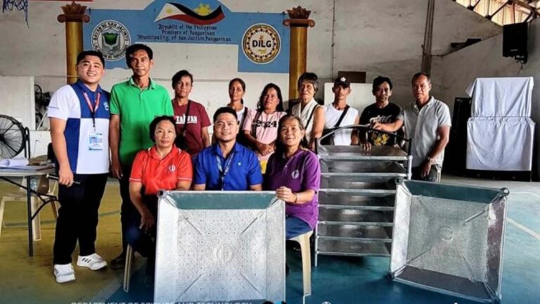 4 Pangasinan Farmer Groups Get 15 Solar Drying Trays