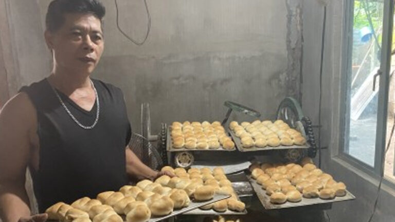 Government Livelihood Program Uplifts 2 Albayanos’ Lives