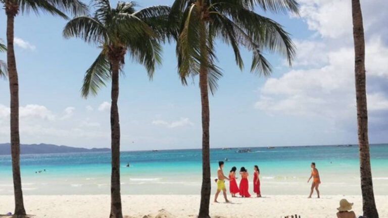 Boracay To Open Muslim-Dedicated Beach On September 10