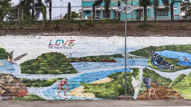 Mural Painting Features Eastern Visayas’ Biodiversity, Tourism Sites