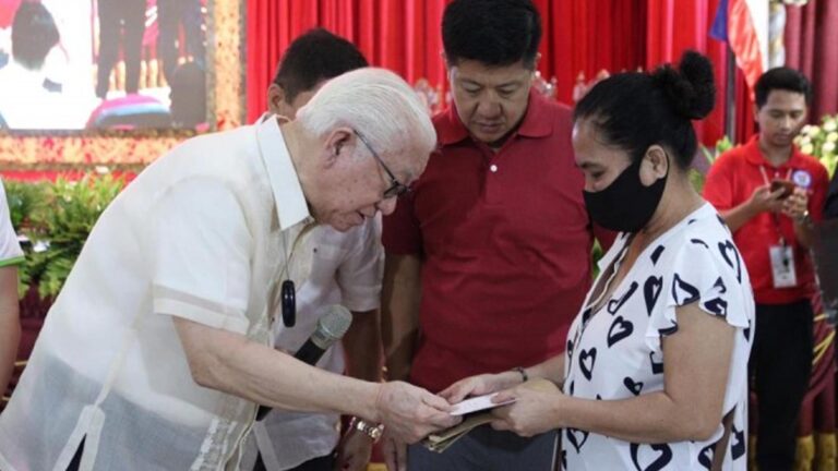 Batangueños Benefit From Government Aid On PBBM’s Birthday