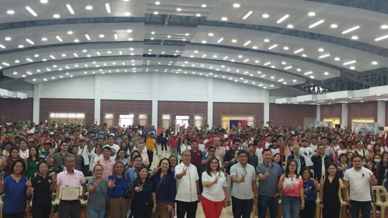 Over 1.5K Pangasinan Farmers, Fisherfolk Get Government Aid