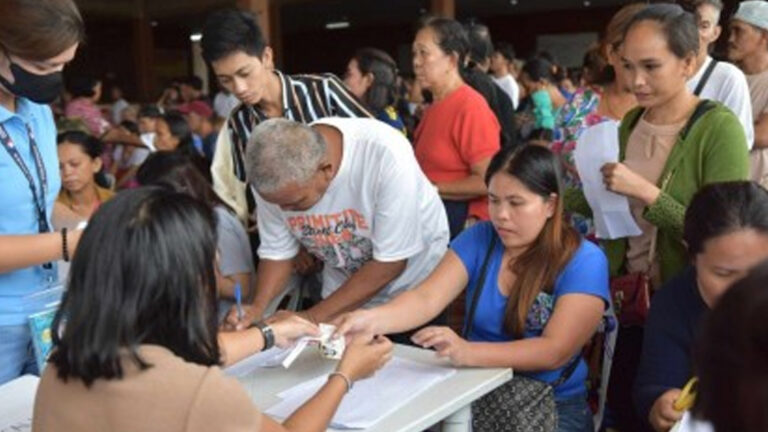 DOLE Distributes PHP10.7 Million TUPAD Payout To 2,288 Dumaguete Workers